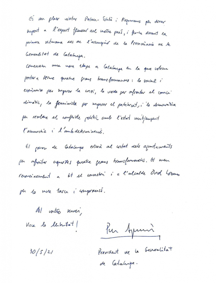 L'escrit del MH President de la Generalitat, Pere Aragonès, al llibre d'Honor de l'Ajuntament