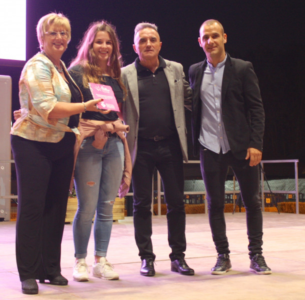 9 Millor esportista femenina compentint fora de Palau Jazmín Leah Arjona 1era