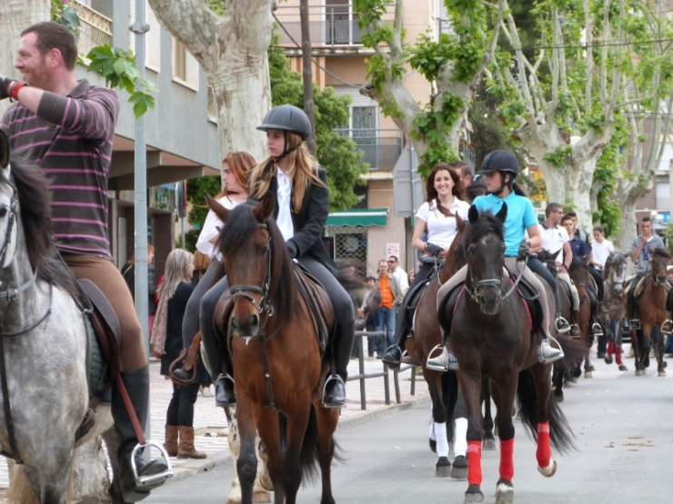 També van participar moltes persones a cavall