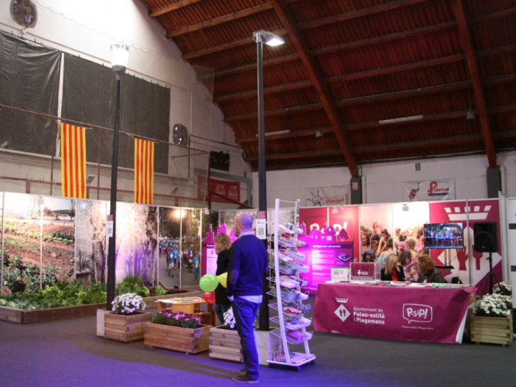 Estand de l'Ajuntament al Comerç Fest.