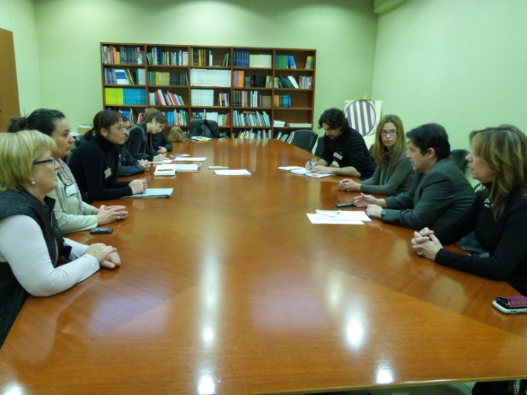 Reunió entre l'equip de govern de l'Ajuntament, l'AMPA de Can Periquet i diputats del PSC i ICV-EUiA