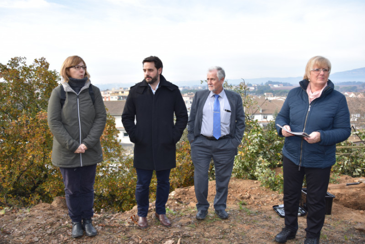 Acte de col·locació de la primera pedra dels apartaments de Residencial Palau
