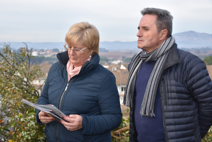 L'Alcaldessa i el regidor d'Urbanisme durant l'acte de col·locació de la primera pedra dels apartaments de Residencial Palau