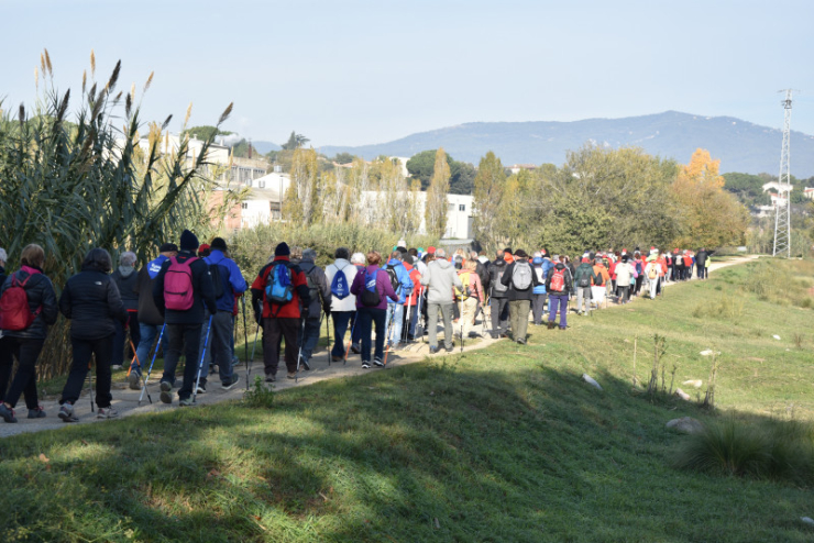 Caminades 'A 100 cap als cent'.