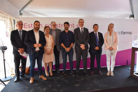 Autoritats a l'acte d'inici obres del nou centre logístic de Fedefarma
