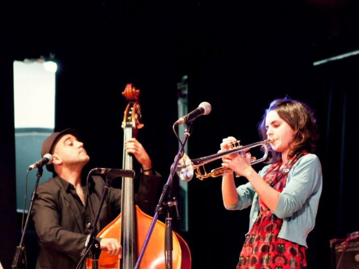Jazz en majúscules amb Joan Chamorro i Andrea Motis Quartet, el dilluns 2 de setembre, a les 20h, a la plaça de la Vila