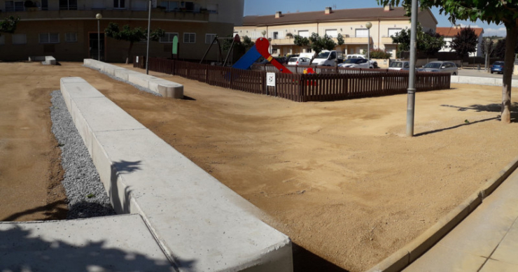Plaça Mercè Rodoreda després de les millores de drenatge