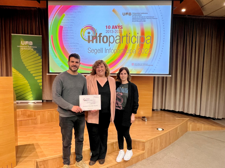 Segell Infoparticipa. Alcalde, Oriol Lozano Rocabruna; Regidora de Comunicació, Eva Soler; Tècnica de Participació i Transperència, Miriam Medran