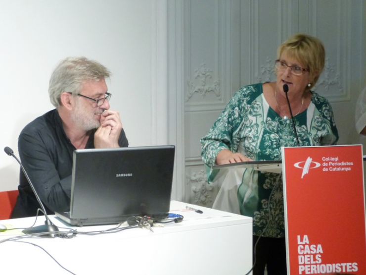 Teresa Padrós intervé en l'acte després de rebre el reconeixement pels mandants en què ha exercit com a Alcaldessa de Palau-solità i Plegamans.