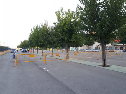 Reparació del flonjall del paviment a l'espai del Mercat Setmanal
