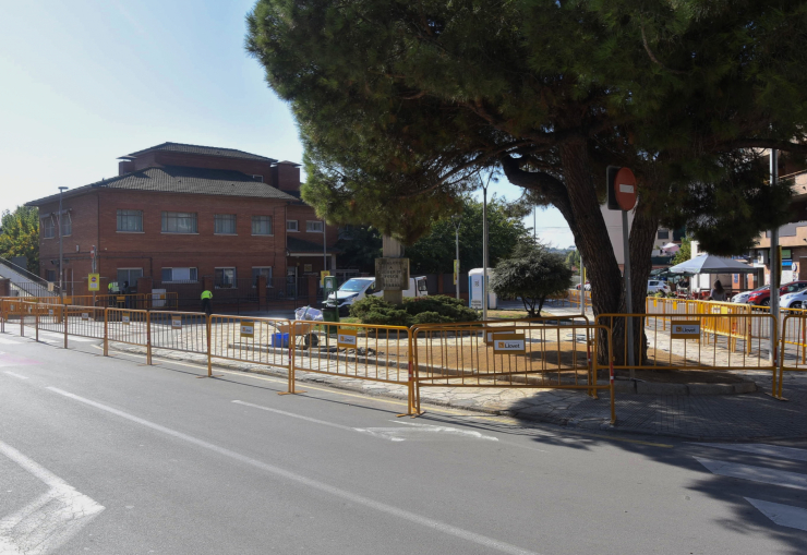 Inici de les obres a la plaça Folch i Torres
