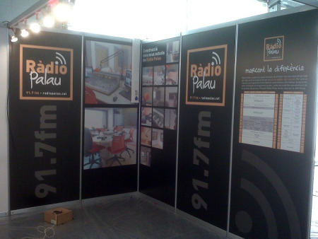 Stand Fira