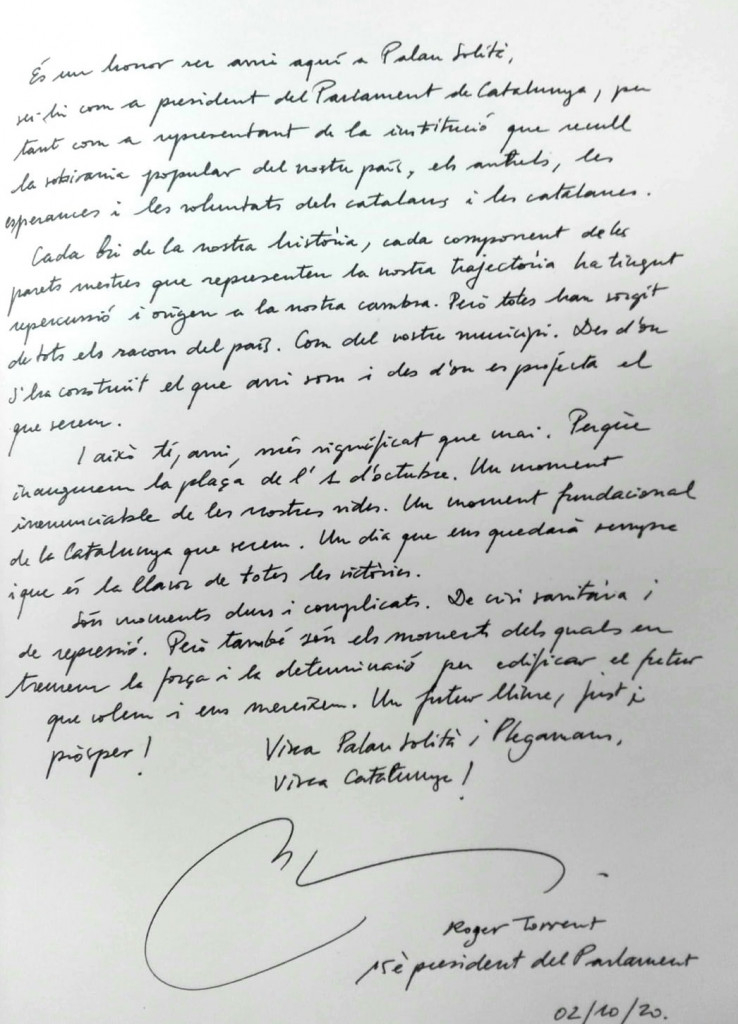 Text i signatura del President del Parlament, Roger Torrent, al Llibre d'Honor
