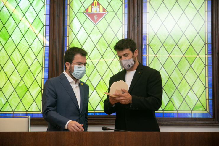 El president Pere Aragonès amb l'alcalde Oriol Lozano