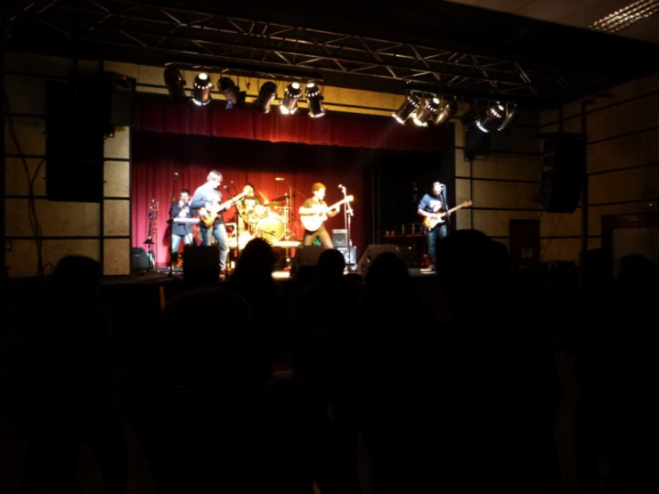El grup Pepet i Marieta van aportar música, marxa i moltíssim humor.