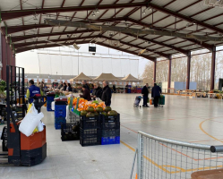 Mercat setmanal d'aliments a la pista coberta