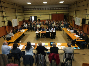 Foto ple POUM abril 13