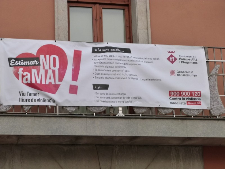 Pancarta: Estimar no fa mal