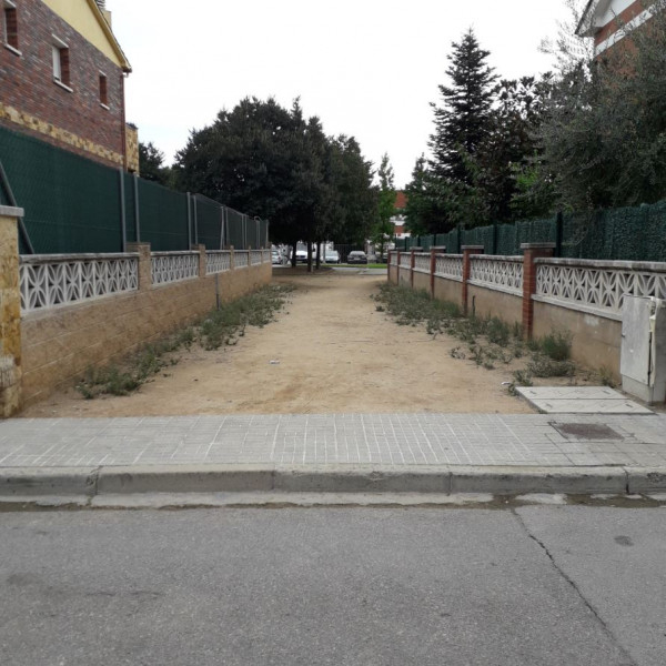 Passatge entre els carrers Arquitecte Sert i Arquitecte Clavé