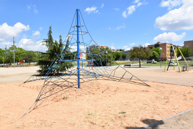 Piràmide del Parc de la plaça Ball de Gitanes