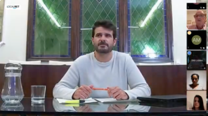 Ple abril. L'alcalde, Oriol Lozano, durant la sessió telemàtica