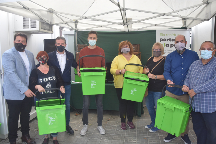 Inici campanya Porta a porta. Autoritats i participants al vídeo de la campanya