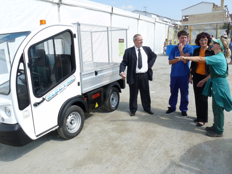 Presentaci   nous vehicles electrics de la brigada de jardineria