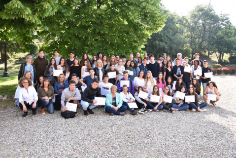 Imatge de grup dels alumnes reconeguts pel Servei Comunitari