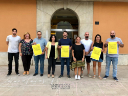 L'equip de govern de l'Ajuntament donant suport al dia internacional del TEL.
