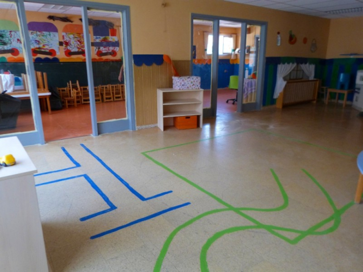 Renovació del terra en una aula de l'Escola Bressol Patufet.