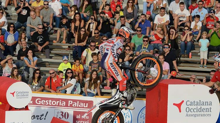 Trial Indoor 2014. Imatge extreta de www.motoclubpalau.com.