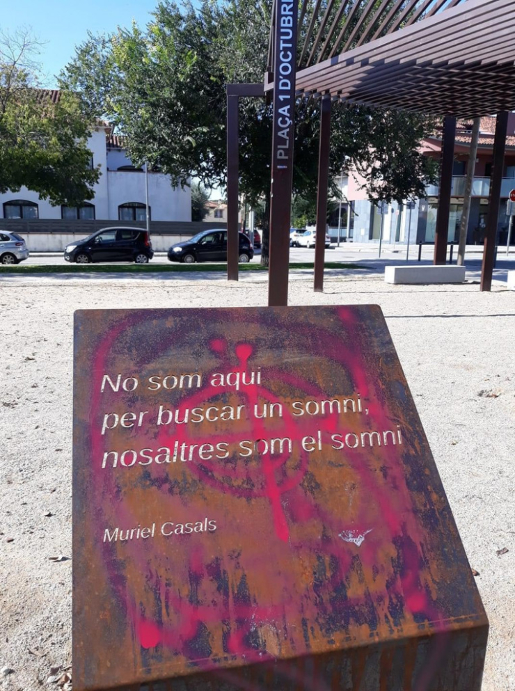 Monument plaça 1 d'octubre