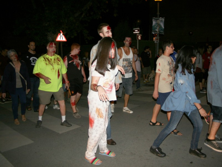 150907 fancon zombis2