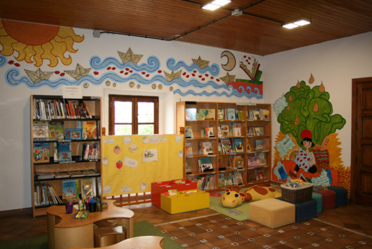 Biblioteca Municipal. Espai infantil.