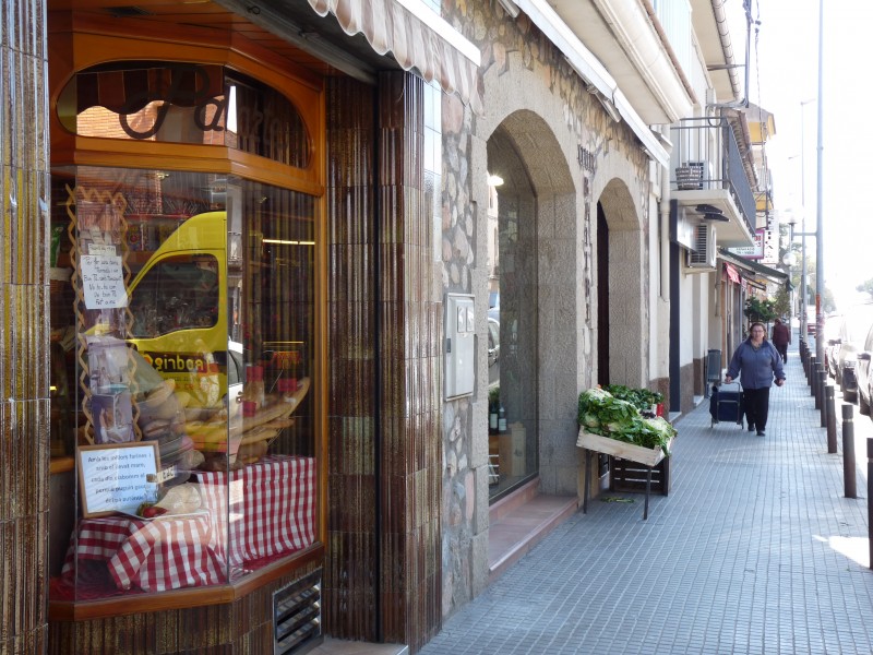 Comerços a l´av. Catalunya.