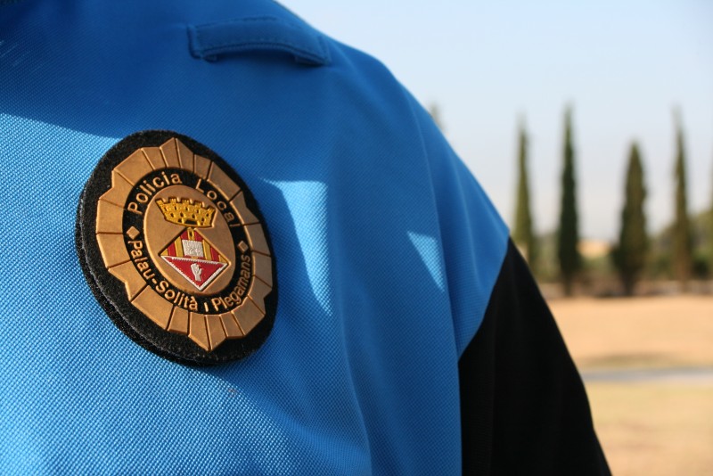 Escut de la Policia Local de Palau-solità i Plegamans.