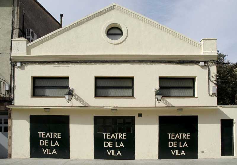 Façana teatre de la vila